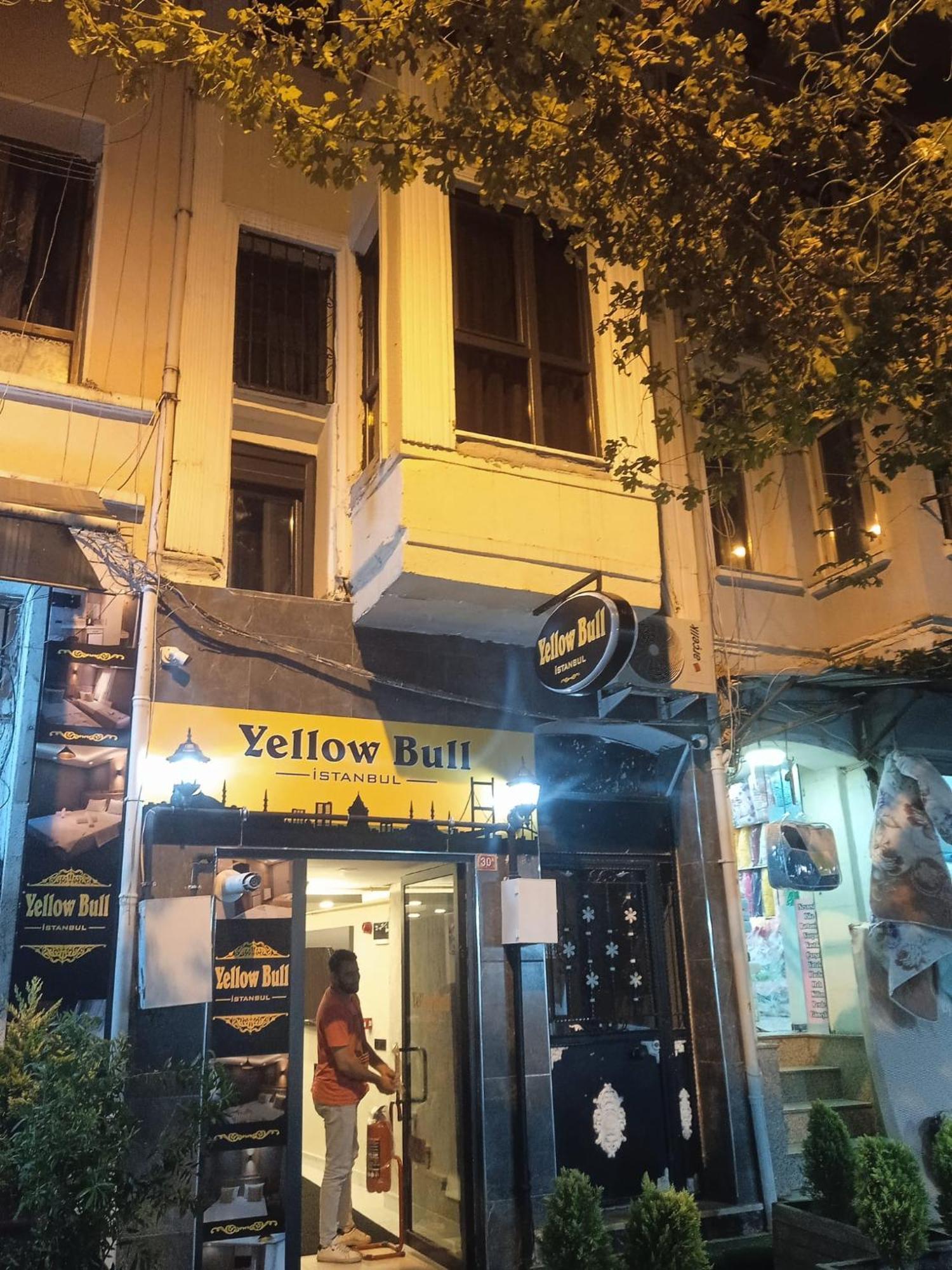 Yellow Bull Homestay *